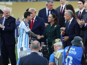 Argentine TV includes Sheinbaum in its ‘starting eleven’ of figures promoting ‘Argentinophobia’ during the 2026 World Cup