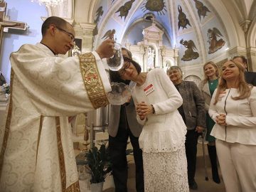 Adult Baptisms Surge in the U.S. in 2026: How Economic Anxiety, Community Needs and Digital Religion Are Bringing Adults Back to Faith