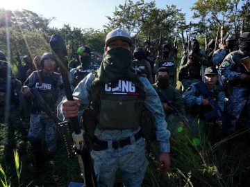 A video attributes the contract killing of 10 men in Zacatecas to factions of the Sinaloa Cartel.