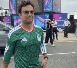 Checo Pérez Heats Up Mexico vs. England: Appears in Mexican Jersey in Britain