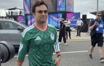 Checo Pérez Heats Up Mexico vs. England: Appears in Mexican Jersey in Britain