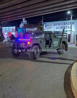 Gunmen entered a private clinic in Mazatlán, Sinaloa, and opened fire, killing one employee and injuring another.