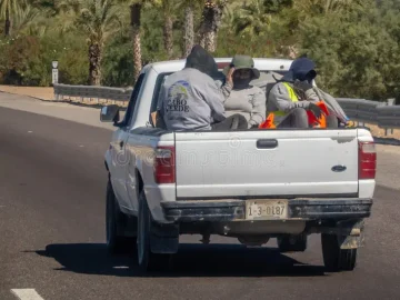 Gas Prices Rise Above $6, but LA Keeps Driving: For Many Latinos, Cars Remain a Necessity