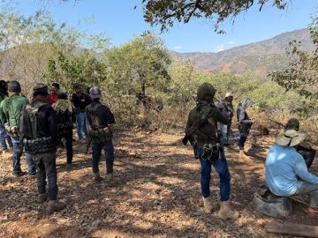 Innocent civilians in Guajes de Ayala (Coyuca de Catalán, Guerrero) plead for help as they come under attack by La Nueva Familia Michoacana.