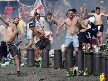 Will there be violence between English and Mexican hooligans? What the data says