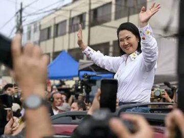 Fujimori’s challenges as President of Peru: combating public insecurity and uniting a fractured country