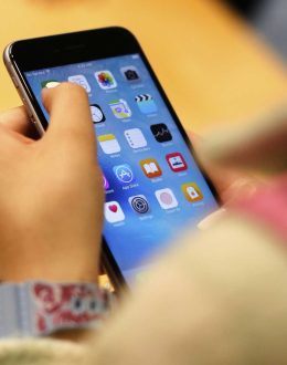 These 8 New California Laws Take Effect July 1: Smartphone Limits, Food, Streaming Services, and More