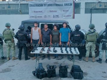 Four gunmen were arrested following a pursuit in the community of El Recreo, Mazatlán, Sinaloa.