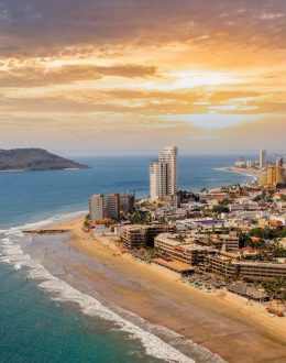 As Violence Shadows Sinaloa, Some California Families Delay Their Return to Mazatlán
