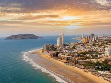 As Violence Shadows Sinaloa, Some California Families Delay Their Return to Mazatlán