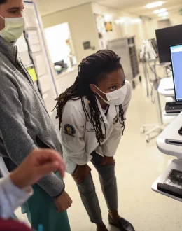 New $200,000 Federal Student Loan Cap Could Put Medical School Out of Reach for Latino Students