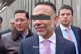 “I’m still mayor,” Fernando Flores, the mayor accused of assaulting a resident of Metepec, was formally charged during a hearing in Almoloya de Juárez.