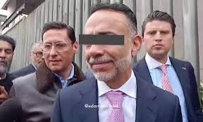 “I’m still mayor,” Fernando Flores, the mayor accused of assaulting a resident of Metepec, was formally charged during a hearing in Almoloya de Juárez.