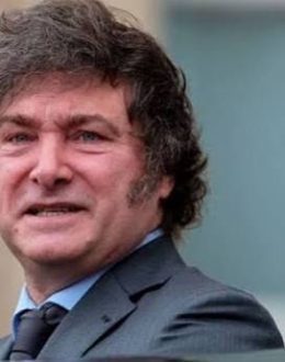 Milei orders the expulsion of foreigners who insult Argentines via decree