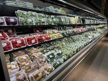 How California’s Plastic SB 54 Law Will Affect Latino Communities in Los Angeles