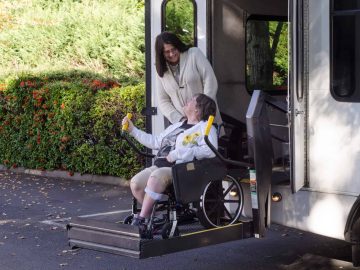 Free Transportation to Medical Appointments: What Latino Patients Need to Know
