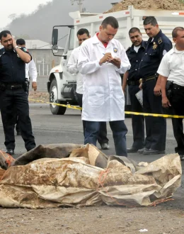“El Mayo” apologizes “to all those who have suffered” crimes committed by the Sinaloa Cartel and warns that the violence in Mexico must end.