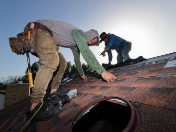 When 90°F Feels Like 110°F: The Hidden Heat Danger for Roofers, Landscapers and Outdoor Workers