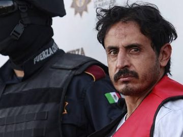 “El Mataperros,” a “Los Zetas” leader imprisoned at Altiplano, has his *amparo* petition dismissed; he sought to receive sneakers via courier