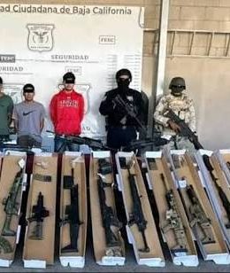 “Sargento Phoenix” Arrested in Mexicali with a Rifle, Four Handguns, and 560 Doses of Methamphetamine