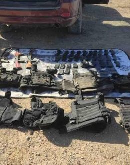Seven gunmen were arrested following a fierce confrontation in Escuinapa, Sinaloa; a woman suffered a head wound from a stray bullet.
