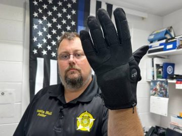 U.S. Border Czar Defends ICE Plan to Use Shock-Delivering Gloves