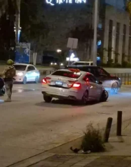 Chase Ends in Crash and Arrest of Armed Civilians in Mazatlán’s Zona Dorada
