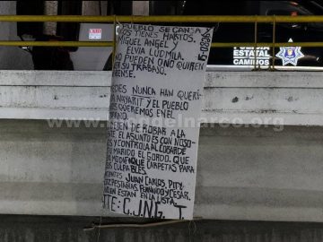 CJNG’s war of intimidation continues in Nayarit: two bodies and two *narcomantas* hung from the “Los Lobos” bridge.