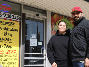 Should Your Small Business Close One Day a Week? Do the Math First