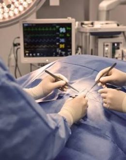 Colombian woman alleges botched buttock enhancement at clandestine Bogotá clinic
