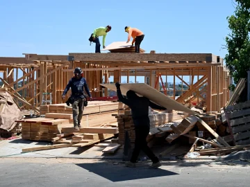 A Federal Judge Just Made It Harder for ICE to Raid Construction Sites, and in California, That’s a Big Deal