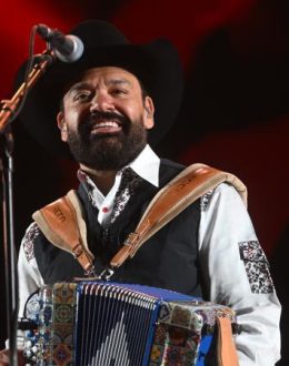 Here’s how Intocable’s concert unfolded before a crowd of over 300,000 in the capital’s Zócalo