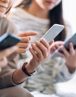 At 12, a Girl Is in Rehab After Spending Up to 12 Hours a Day on Her Phone