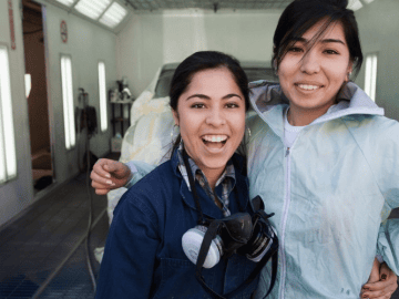 Latinas Became a Bigger Part of California’s Workforce. The Wage Gap Barely Budged in the Last 35 Yrs.