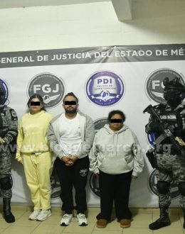 Jesús Darío “El Cara de Cochi,” leader of La Barredora 24/7, was arrested in Valle de Bravo; Christian, a bodyguard for Carlitos Rugrats, was arrested in Toluca.