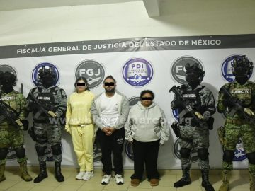 Jesús Darío “El Cara de Cochi,” leader of La Barredora 24/7, was arrested in Valle de Bravo; Christian, a bodyguard for Carlitos Rugrats, was arrested in Toluca.
