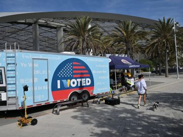 Mobile Voting Brings Election Access Into Los Angeles Communities